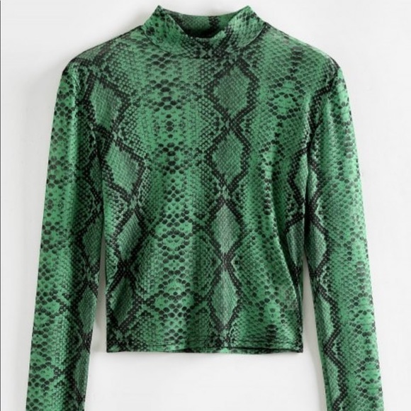 🐍 Green Python Sheer Crop Stop 🐍 - Picture 2 of 5